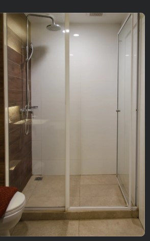 BATHROOM WITH SLIDING DOOR